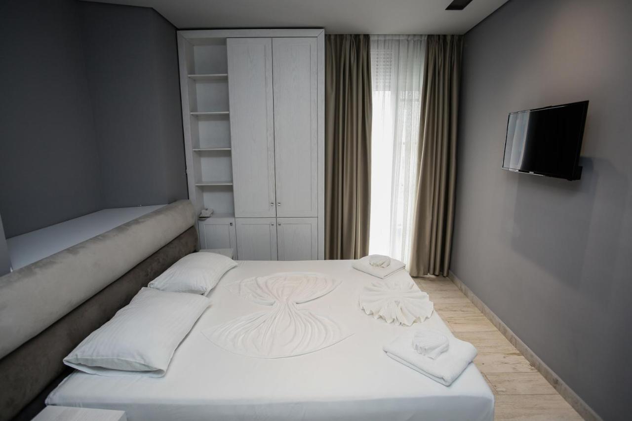 Lubjana Hotel Durrës Exteriör bild