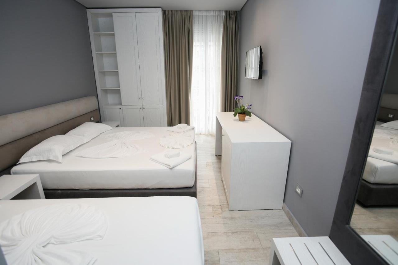 Lubjana Hotel Durrës Exteriör bild