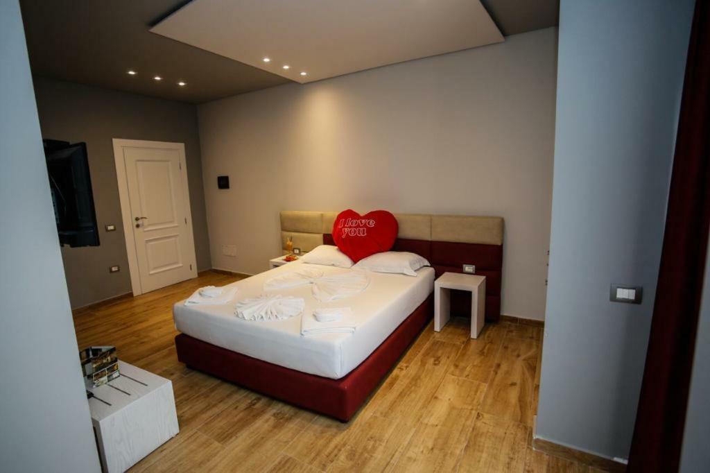Lubjana Hotel Durrës Exteriör bild