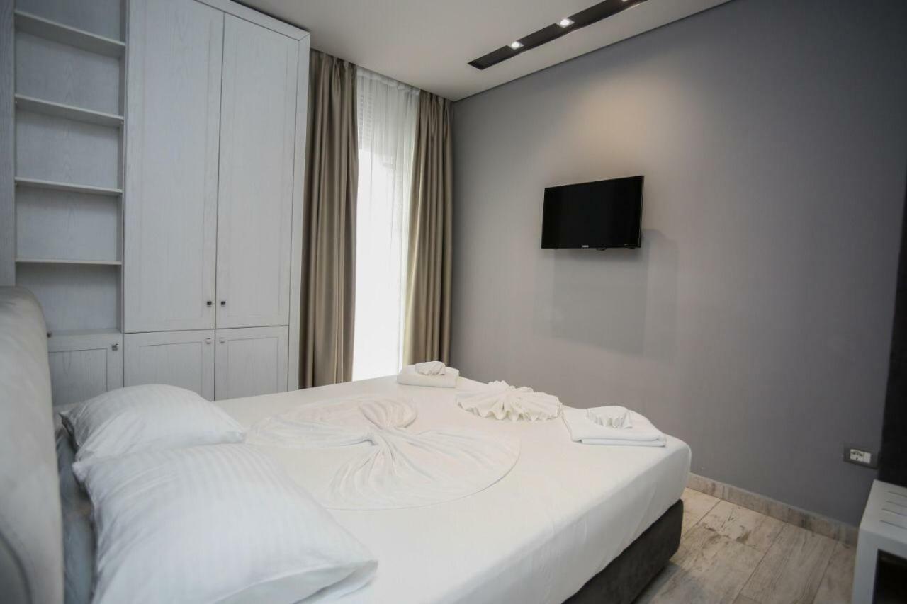 Lubjana Hotel Durrës Exteriör bild