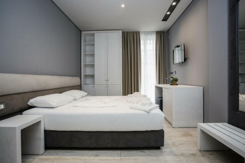 Lubjana Hotel Durrës Exteriör bild